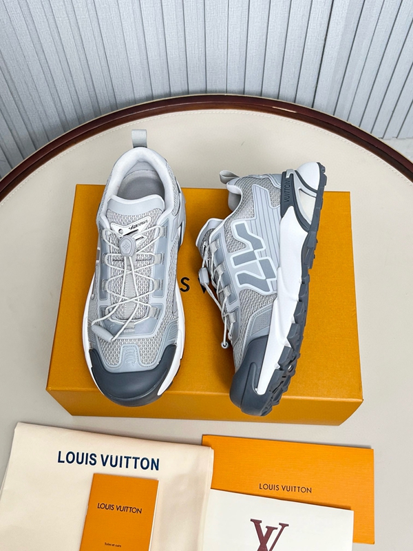 ルイヴィトン靴背面デザイン